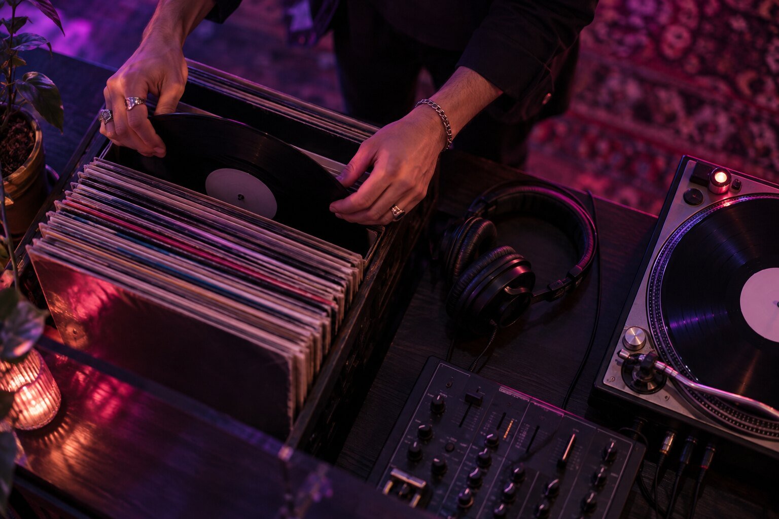 Selecting records under violet light